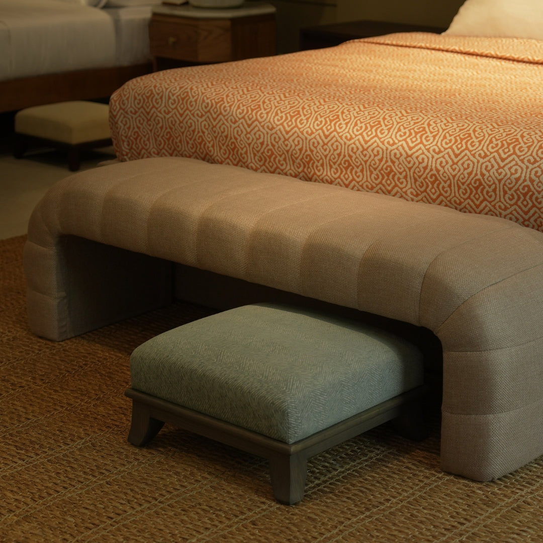 Dalvo Bench | Proposition Ultimatum Chinchilla