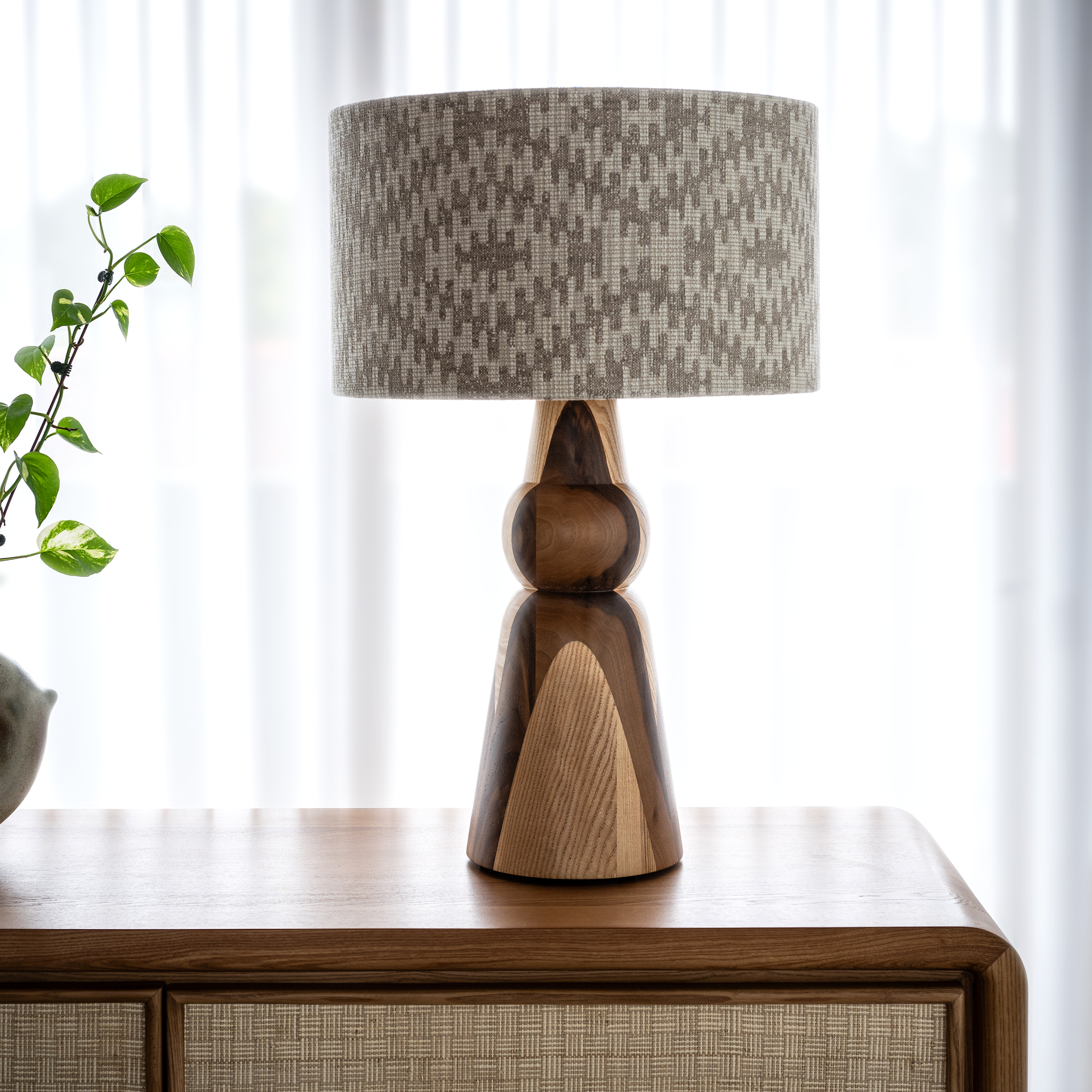 Liwa Table Lamp